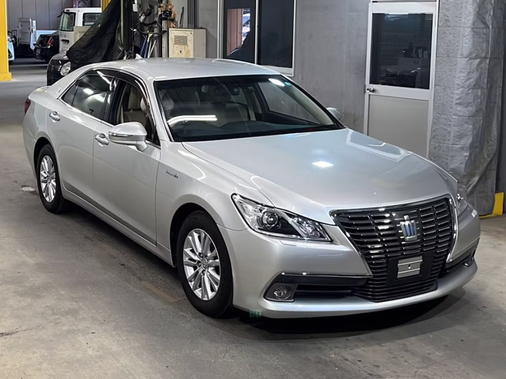 TOYOTA CROWN