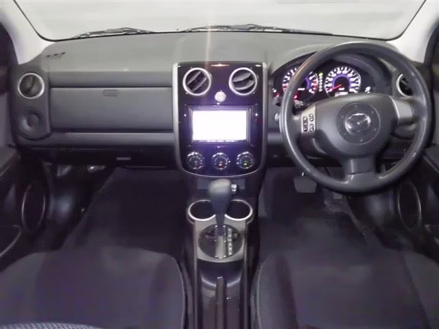 MAZDA VERISA