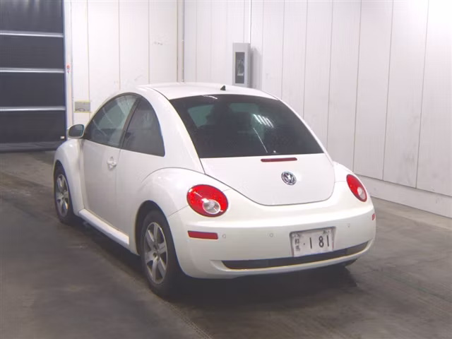 VOLKSWAGEN BEETLE