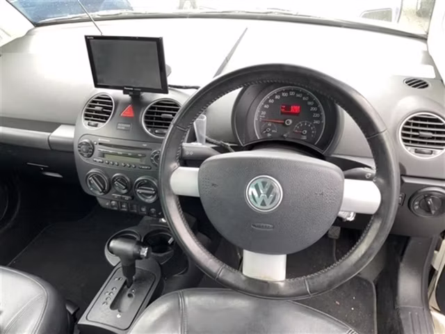 VOLKSWAGEN BEETLE