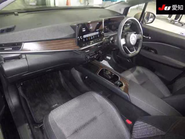 NISSAN AURA