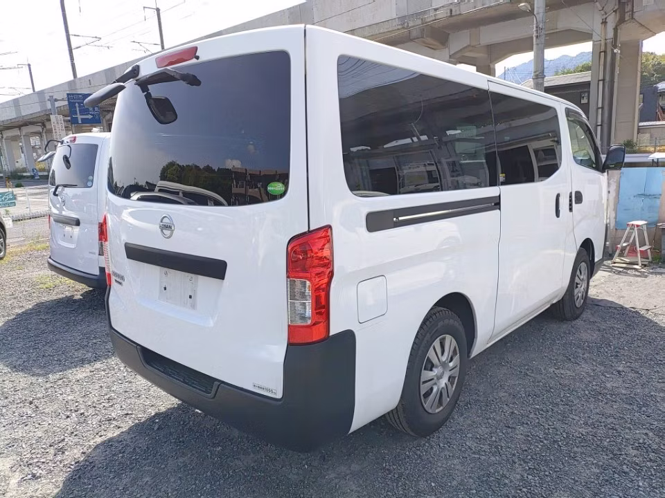 NISSAN NV350 CARAVAN