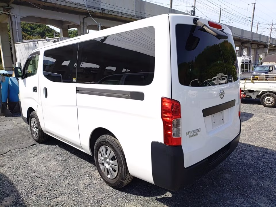 NISSAN NV350 CARAVAN