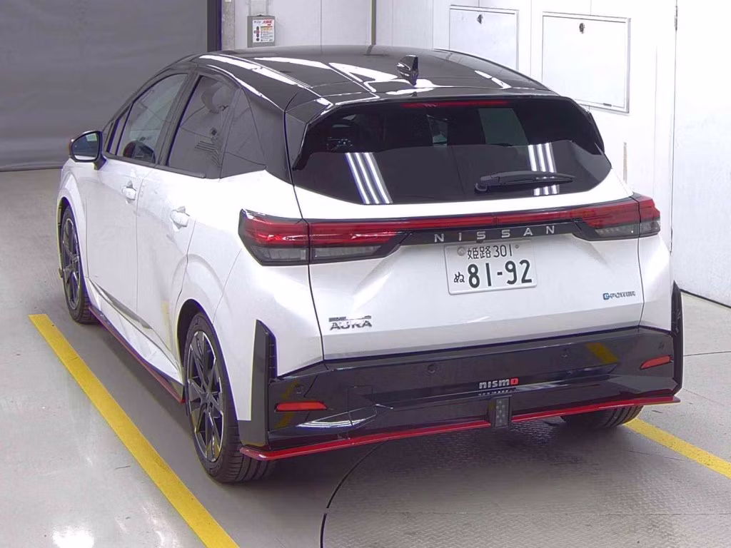 NISSAN AURA
