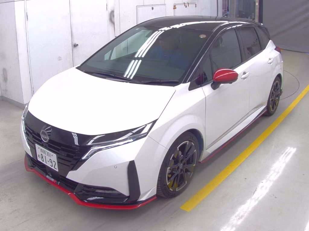NISSAN AURA
