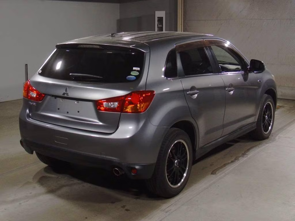 MITSUBISHI RVR