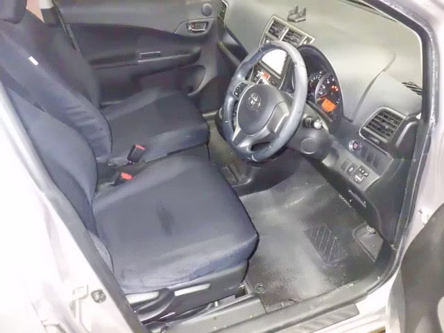TOYOTA RACTIS