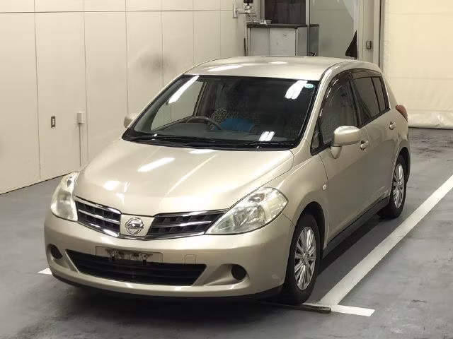 NISSAN TIIDA