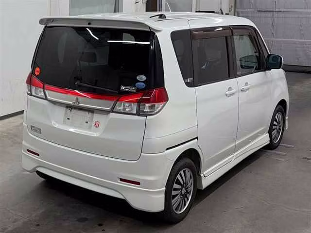 MITSUBISHI DELICA D:2