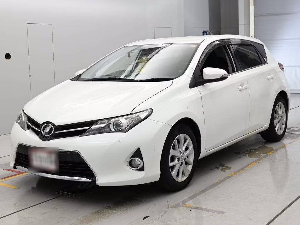 TOYOTA AURIS