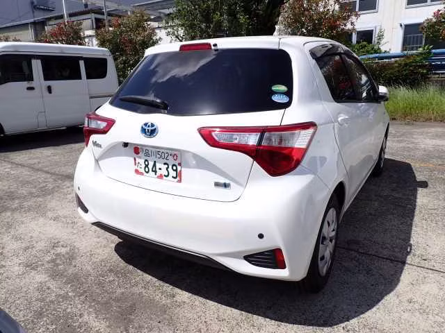 TOYOTA VITZ
