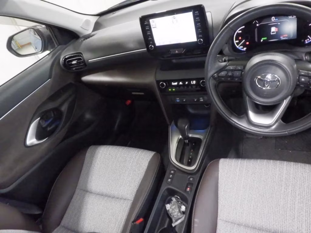 TOYOTA YARIS CROSS
