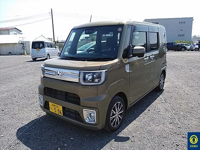 DAIHATSU WAKE