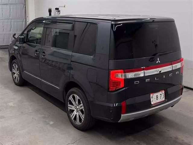 MITSUBISHI DELICA D:5