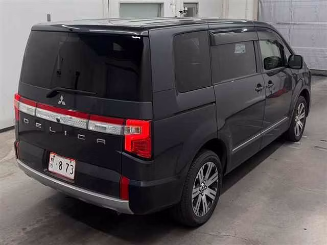 MITSUBISHI DELICA D:5