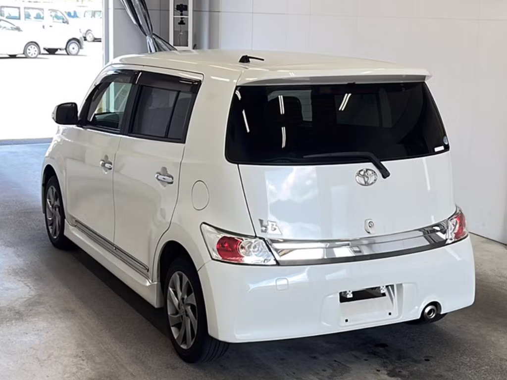 TOYOTA BB