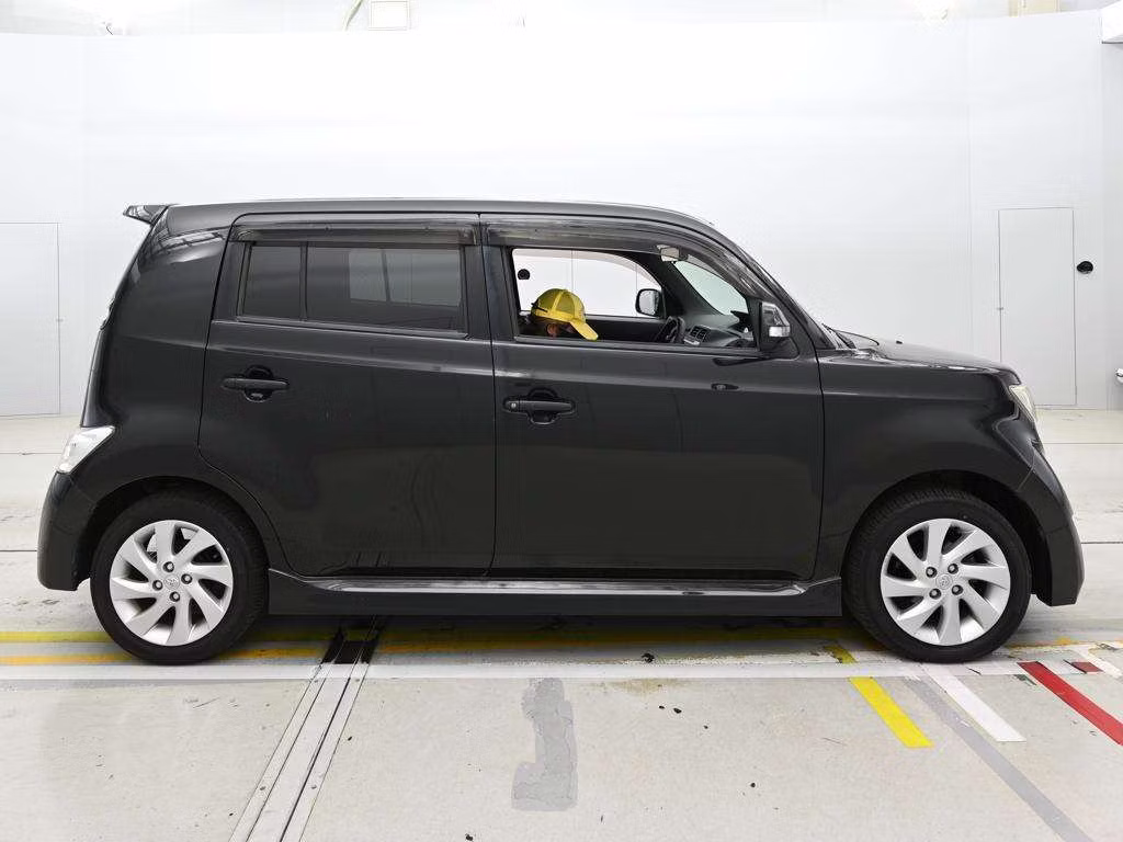 TOYOTA BB