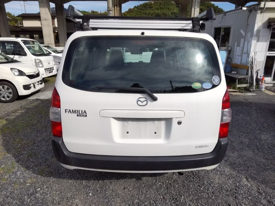 MAZDA FAMILIA