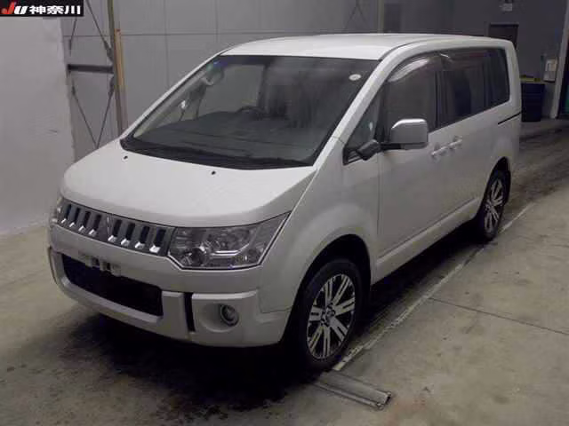 MITSUBISHI DELICA D:5