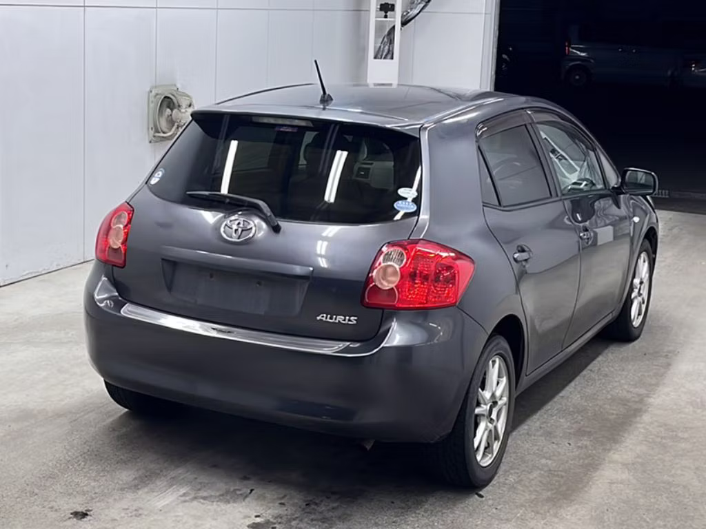 TOYOTA AURIS