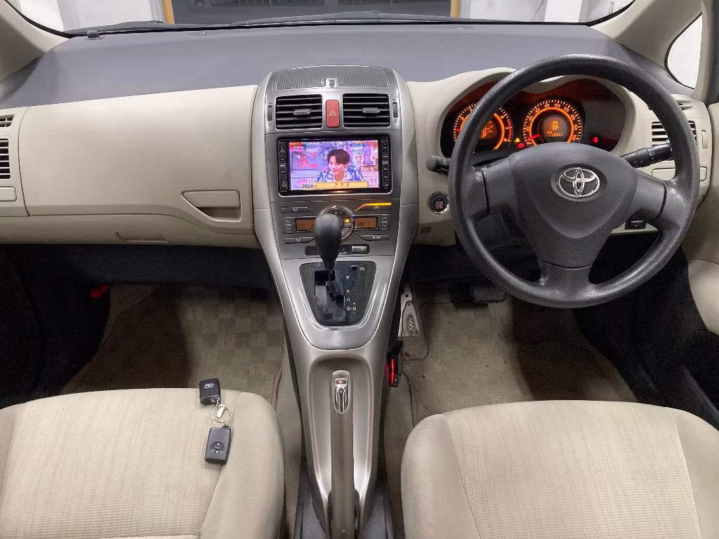 TOYOTA AURIS