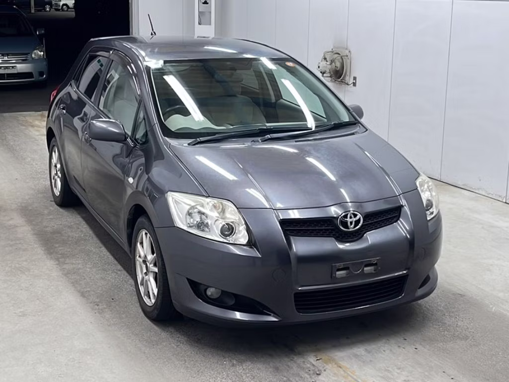 TOYOTA AURIS