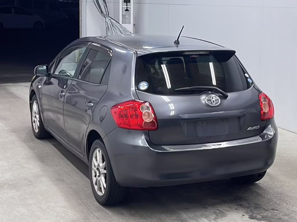 TOYOTA AURIS