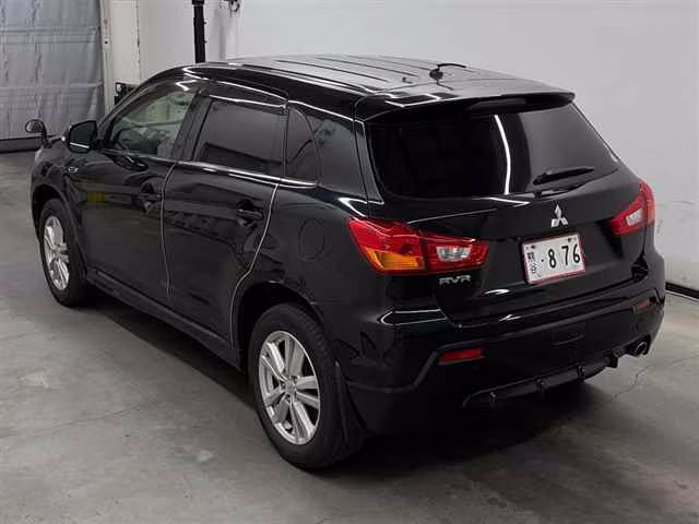 MITSUBISHI RVR