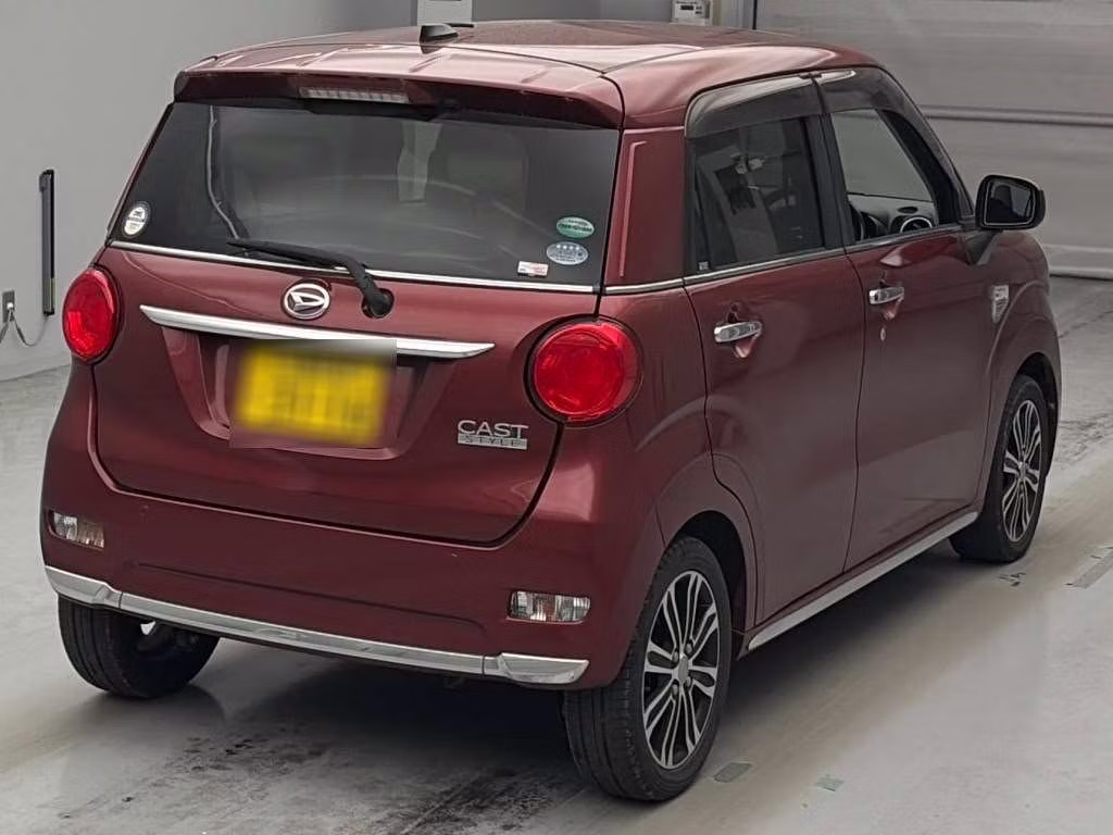 DAIHATSU CAST