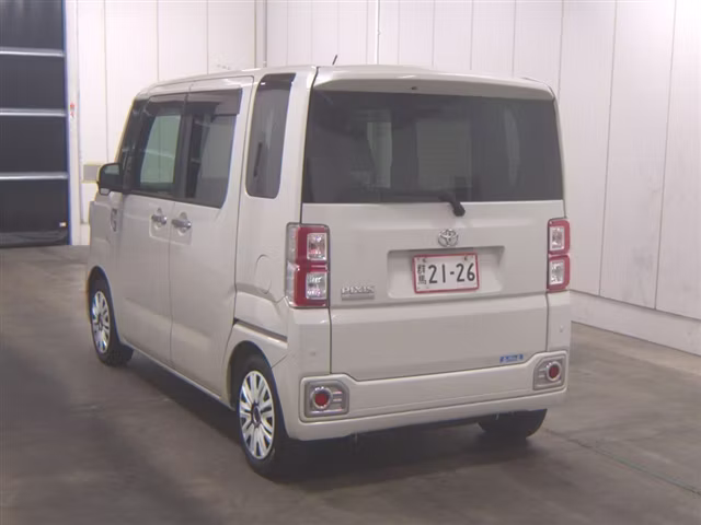 TOYOTA PIXIS MEGA