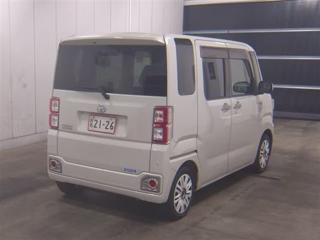 TOYOTA PIXIS MEGA