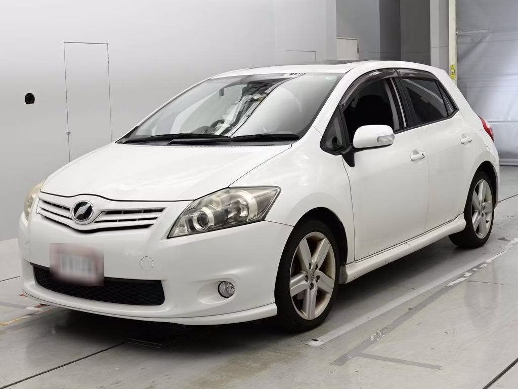 TOYOTA AURIS