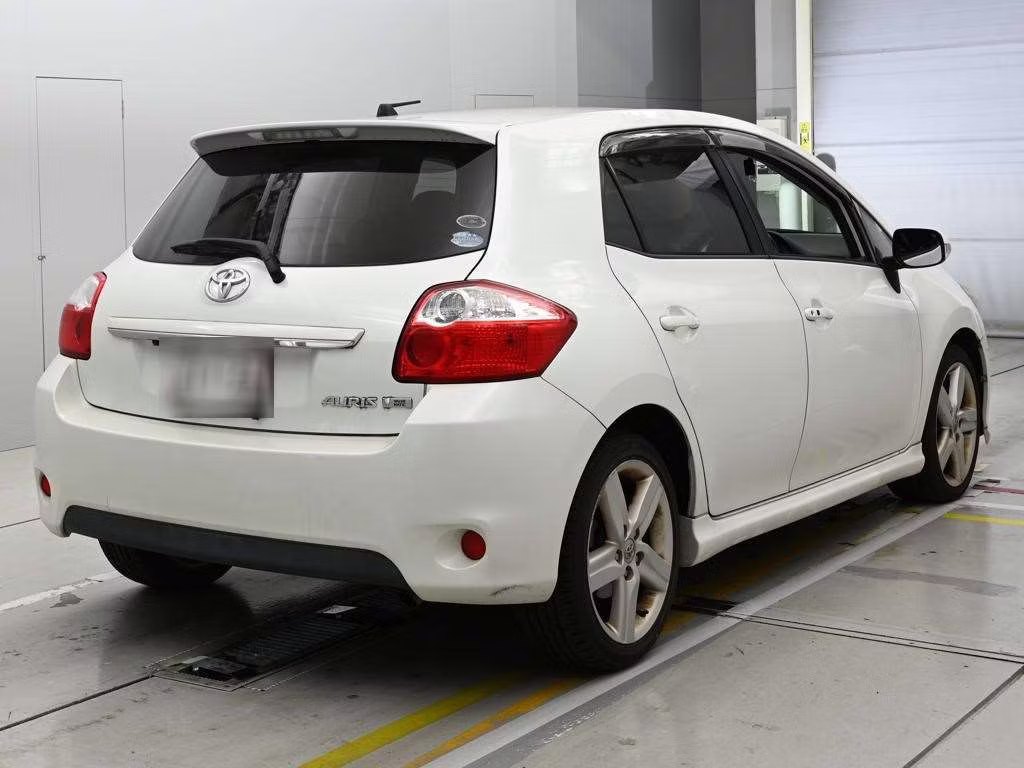 TOYOTA AURIS