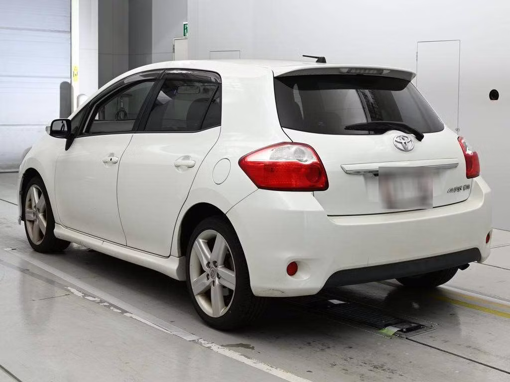 TOYOTA AURIS