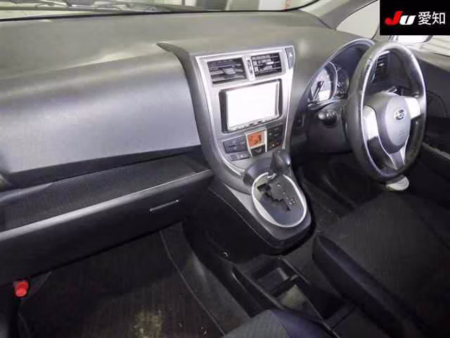 SUBARU TREZIA