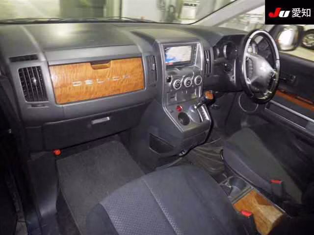 MITSUBISHI DELICA D:5