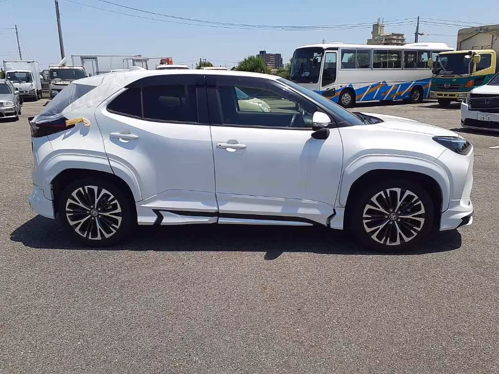 TOYOTA YARIS CROSS