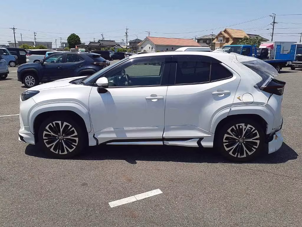 TOYOTA YARIS CROSS