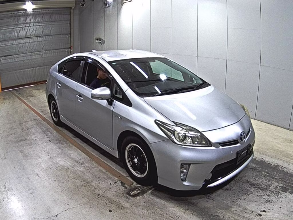TOYOTA PRIUS