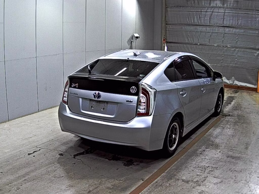 TOYOTA PRIUS