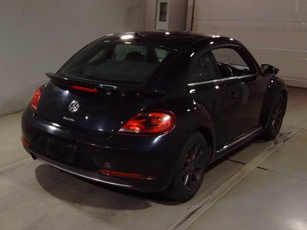 VOLKSWAGEN BEETLE