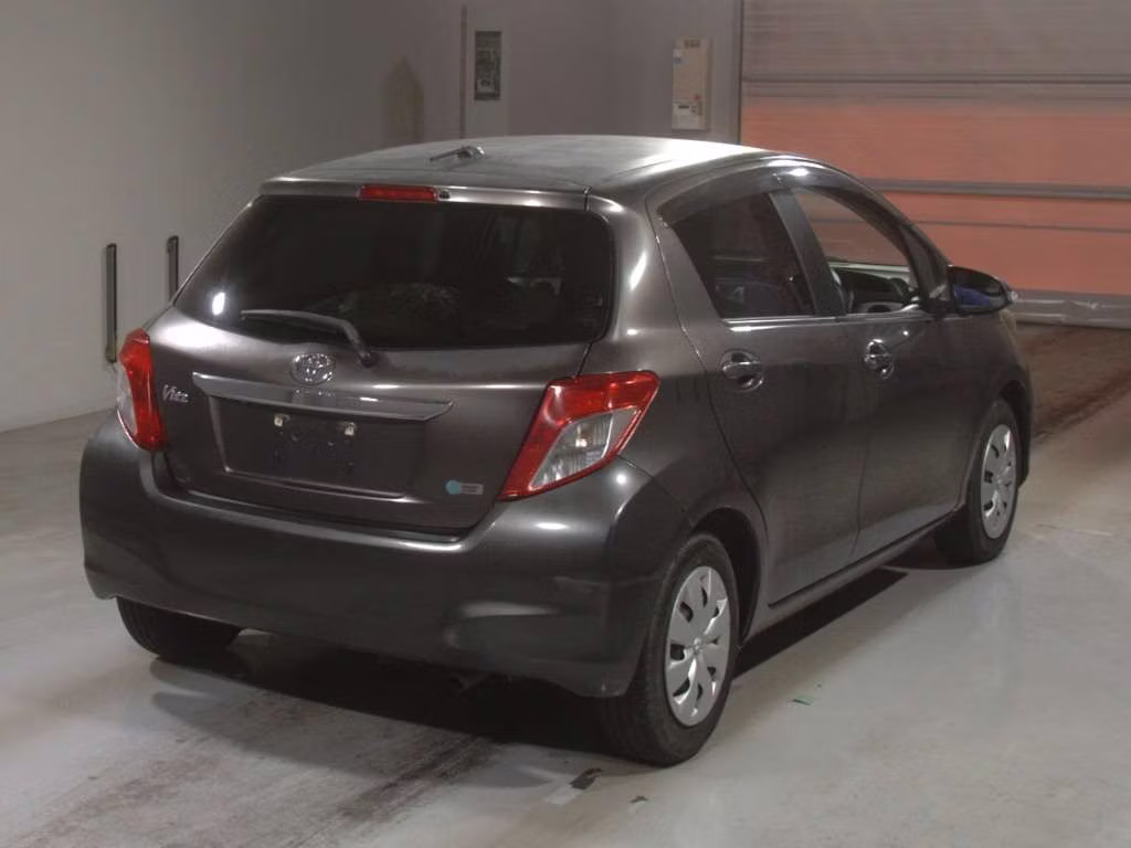TOYOTA VITZ