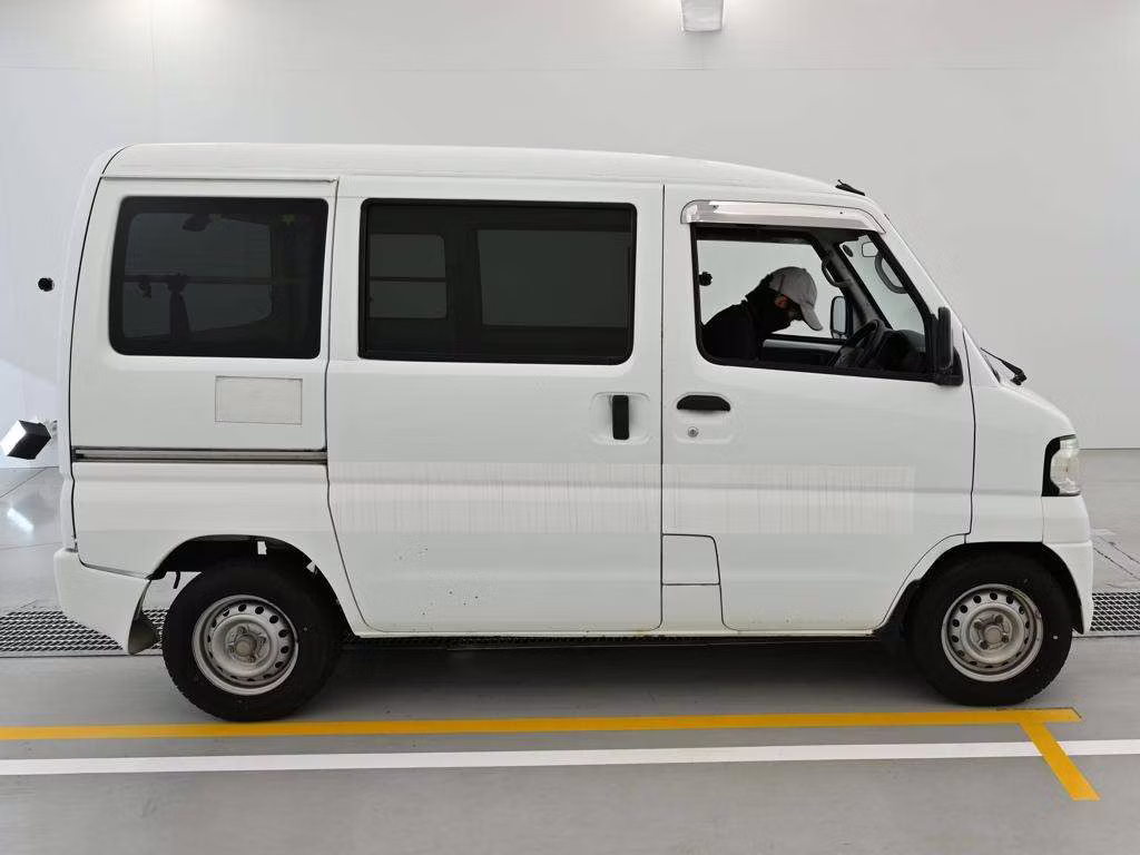 MITSUBISHI MINICAB