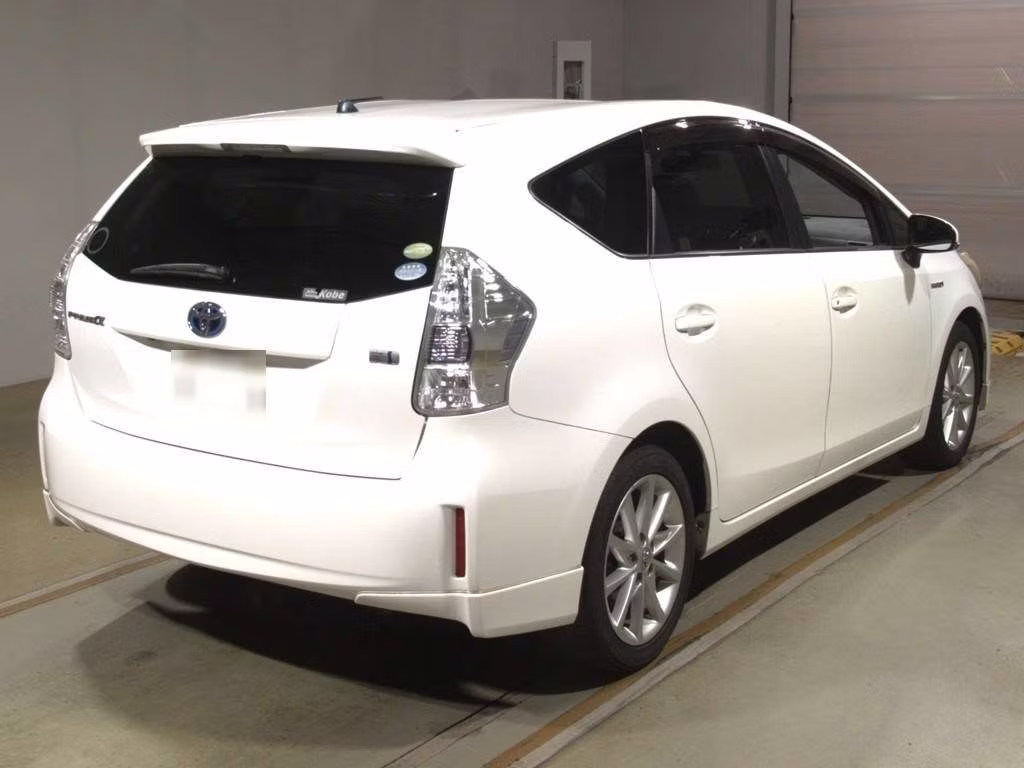 TOYOTA PRIUS ALPHA
