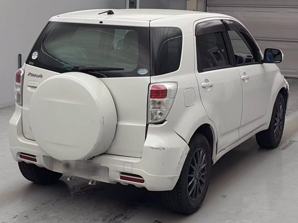 TOYOTA RUSH