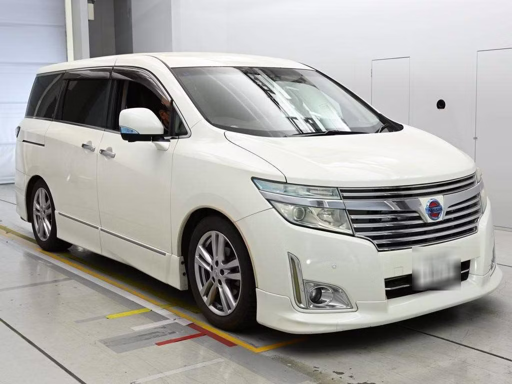 NISSAN ELGRAND