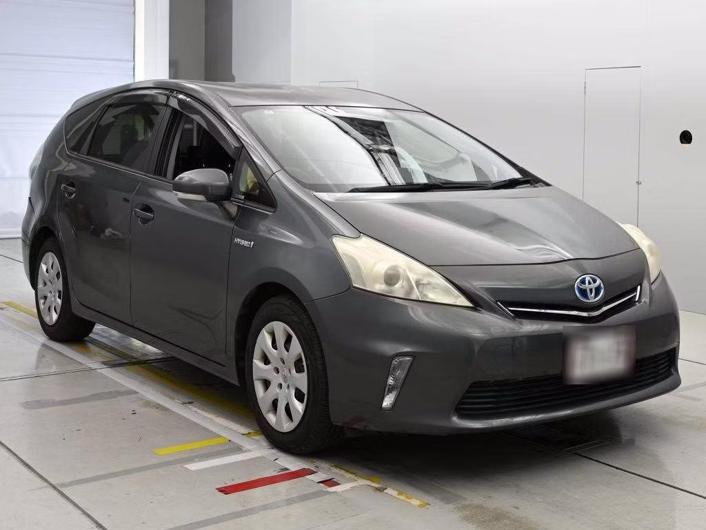 TOYOTA PRIUS ALPHA