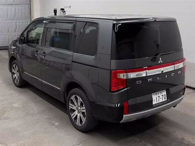 MITSUBISHI DELICA D:5