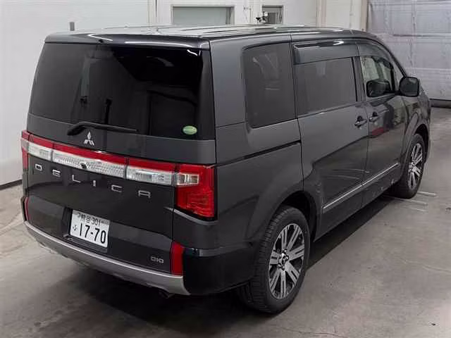 MITSUBISHI DELICA D:5