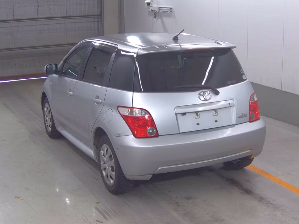 TOYOTA IST